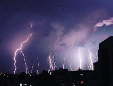 Σε ετοιμότητα ο δήμος Αθηναίων για την κακοκαιρία - Οι συμβουλές προς πολίτες και καταστηματάρχες